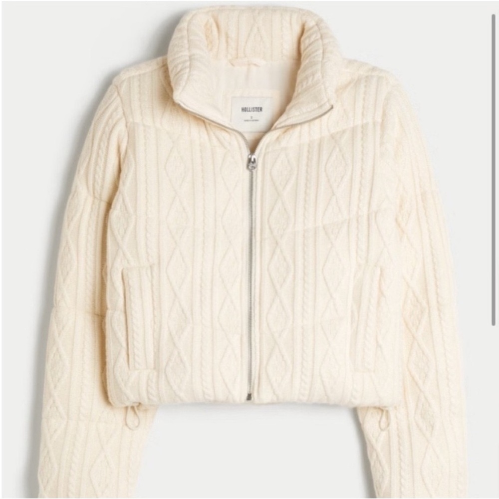 Hollister Cream Cable Knit crop Puffer Jacket